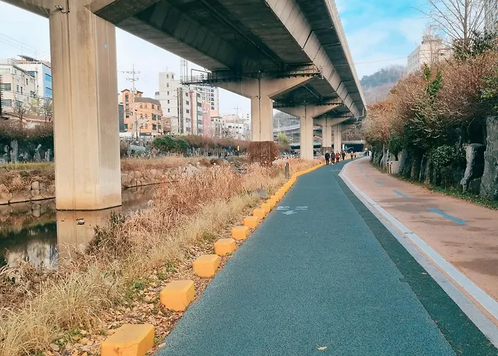 J-stay Near Hongdae * Seul